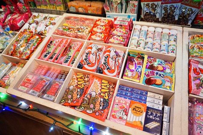 500円で駄菓子食べ放題の 駄菓子バー が面白すぎた 東京ルッチ