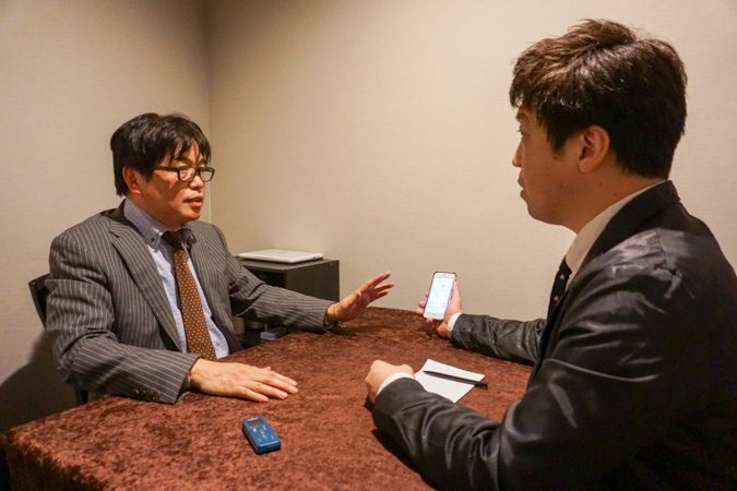 八木新（やぎあらた）先生の鑑定風景