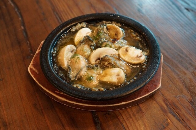 サカナバル グリル「牡蠣のジェノバアヒージョ」