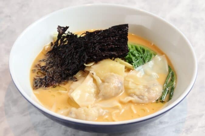 中国意境菜 白燕の「魚介スープのワンタン麺」