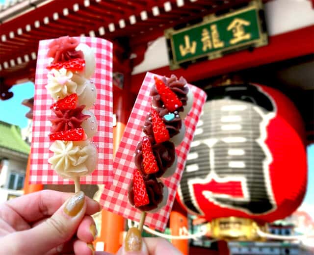 いちごこしあんといちご紅白団子