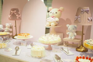 【終了】可愛すぎると話題沸騰中！新宿で夢のような「コリラックマのスイーツブッフェ」を体験してきた