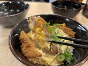 神戸で行列の「かつ丼 吉兵衛」がついに東京初上陸！本気の出汁かつ丼は想像以上のウマサだった