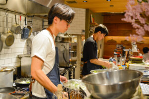 慶應生が仕掛ける「月1食堂」とは！？世界の家庭料理を提供する訳を聞いてきた